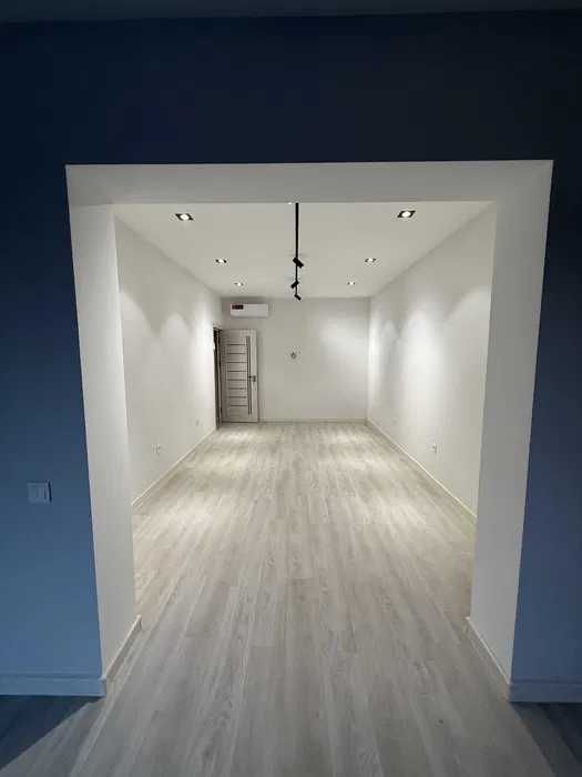 Продаётся коммерческое помещение на 1-й линии в Чиланзаре