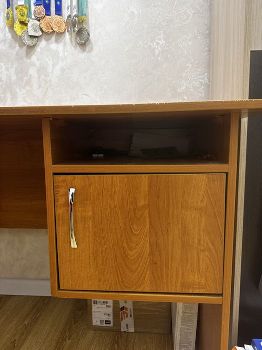 Стол ученический с тумбой