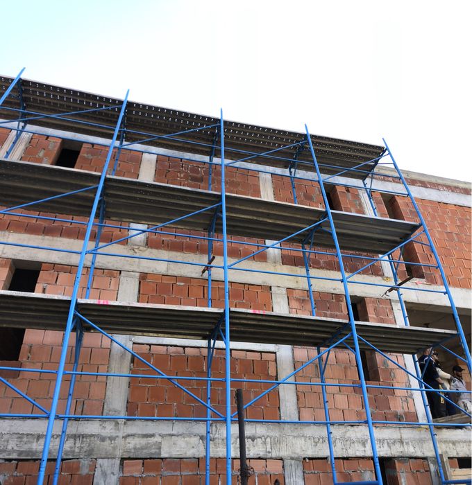 Schela metalica de inchiriat