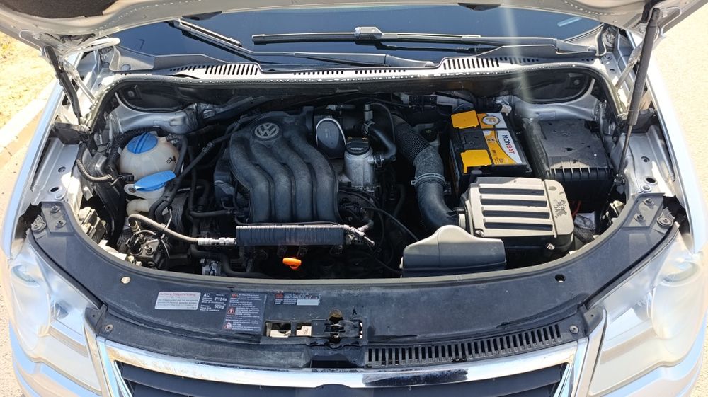 Volkswagen Touran 2.0 Eco full  Регистрация всичко платено.