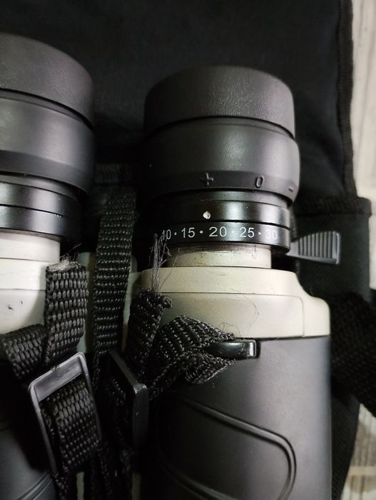 Бинокль 10-30×60