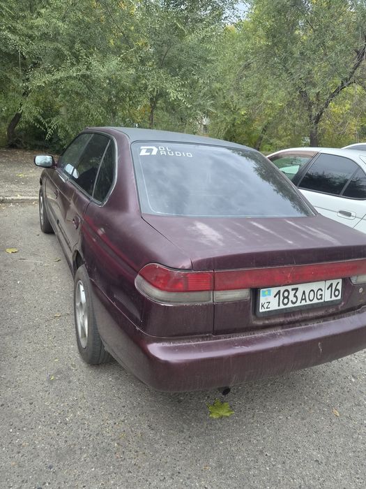 Subaru legacy 1995 год.