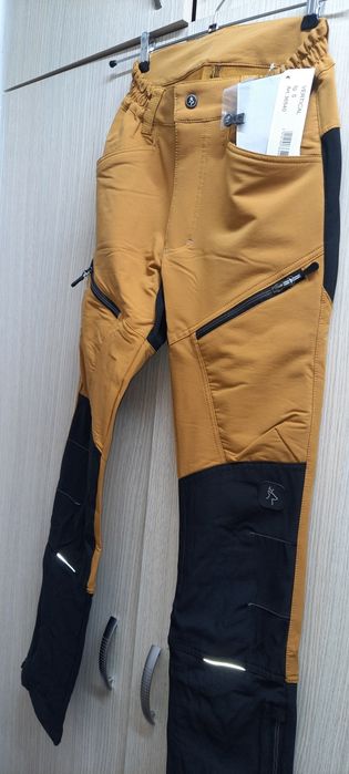 Pantaloni de drumetie