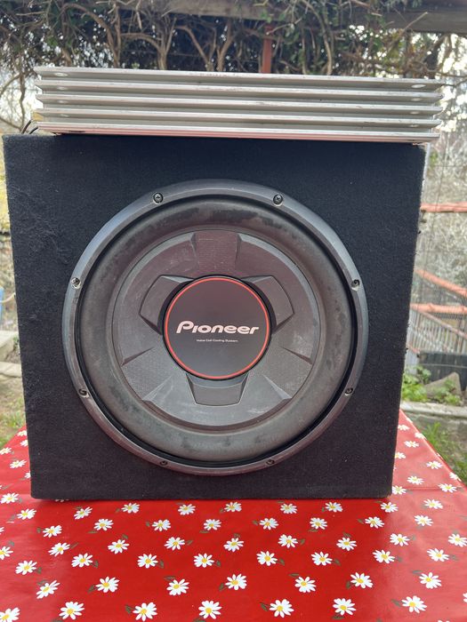 Pioneer бас каса и усилвател