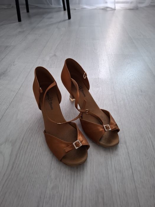 Продам туфли для танцев