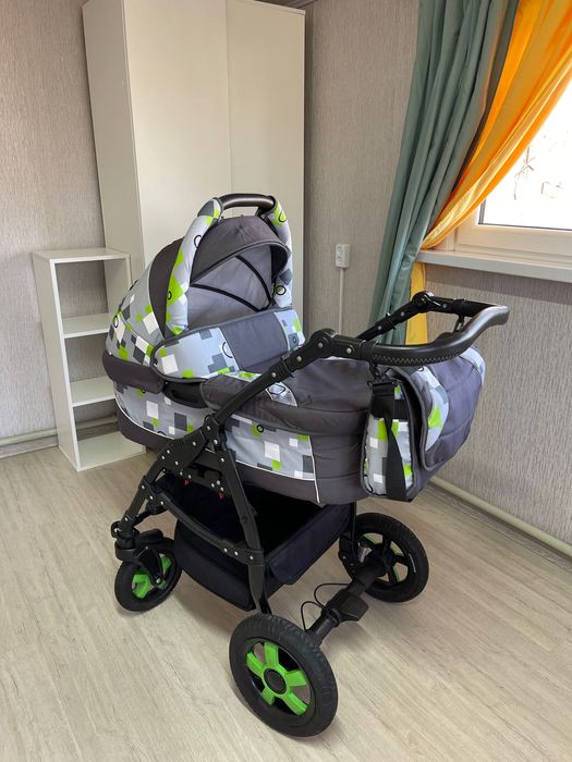 Продам Коляску Katrin 2 в 1