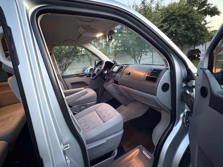 VW Transporter Caravelle 8 locuri 2007 XXL - impecabil