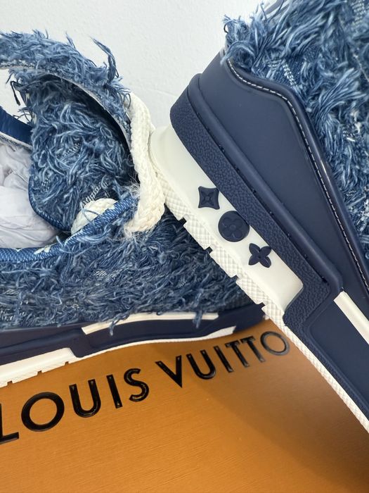 Louis Vuitton Sneakers 42