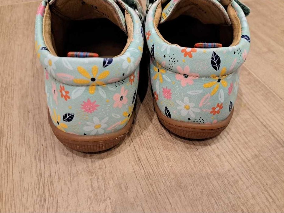 Боси преходни обувки KOEL, 33 номер