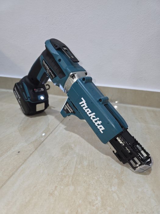 Masina de înșurubat autofiletanta Pentru rigips Makita DFS 452