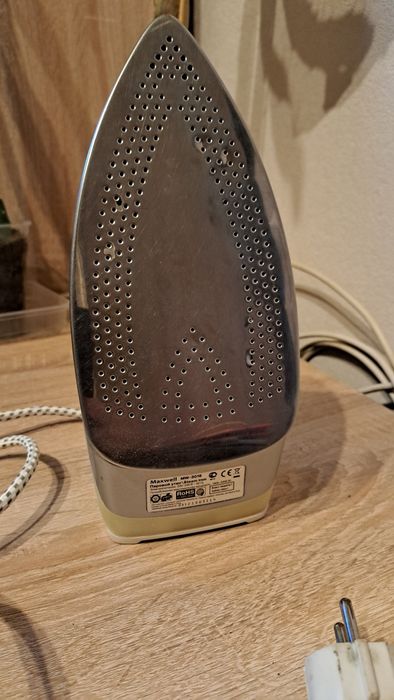 Продаю утюг в рабочем состоянии