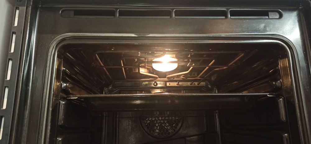 Фурна за вграждане Siemens инокс с черно