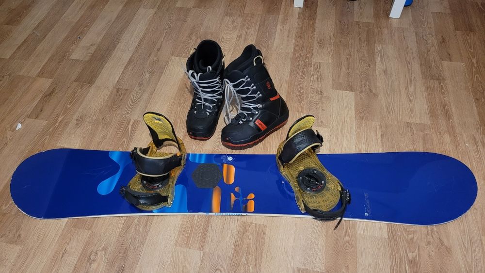 Placa snowboard Burton 152 cu legături  Burton și boots Burton 42