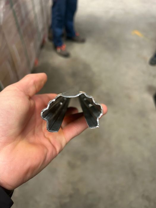 Știlpi  șpalieri de beton și Șpalieri metalici zincați de oțel de cea