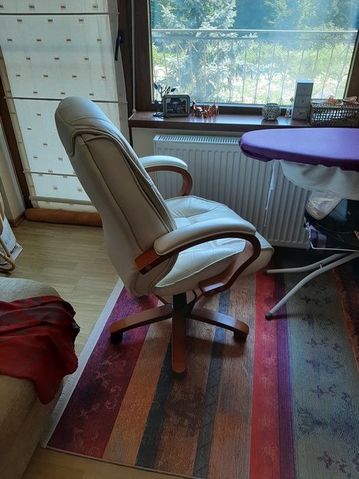 Vând fotoliu managerial, scaun birou piele..