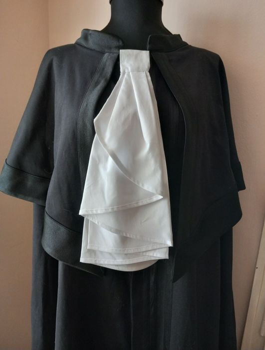 Адвокатски тоги !!