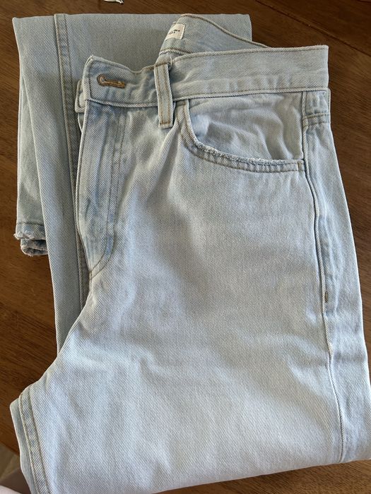 Продам джинсы mango