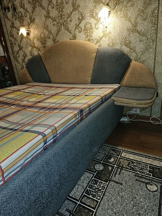 Кровать с матрасом