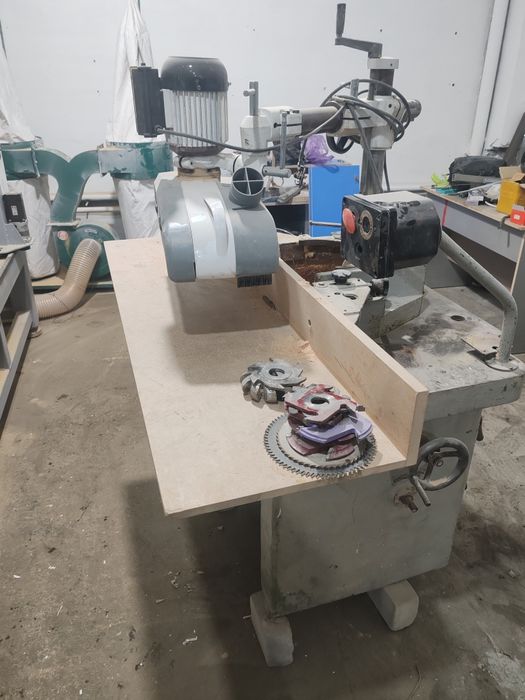 Продам фрезерный станок