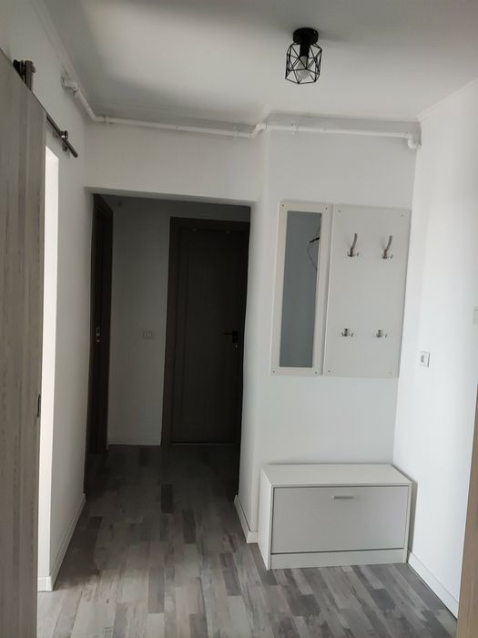 Închiriez apartament