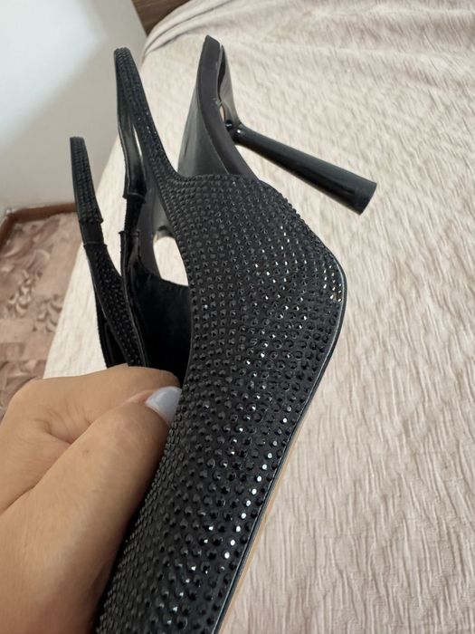 Туфли зара со стразами