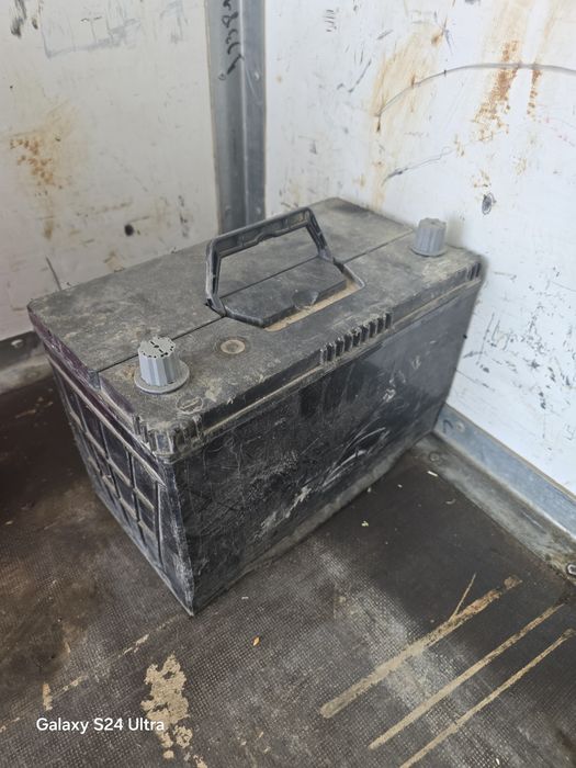 Аккумулятор 100А