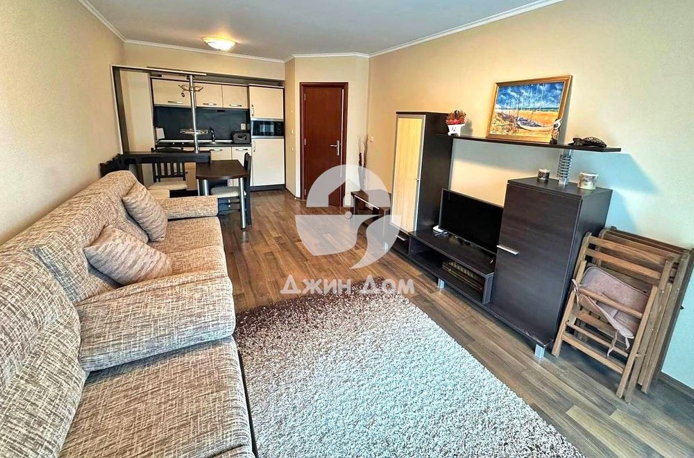 Просторен двустаен апартамент в к-с „Роуз Гардън“, гр. Поморие