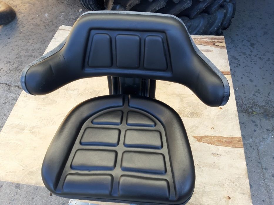 Scaun de tractor agricol sau orice utilaj cu prindere universala