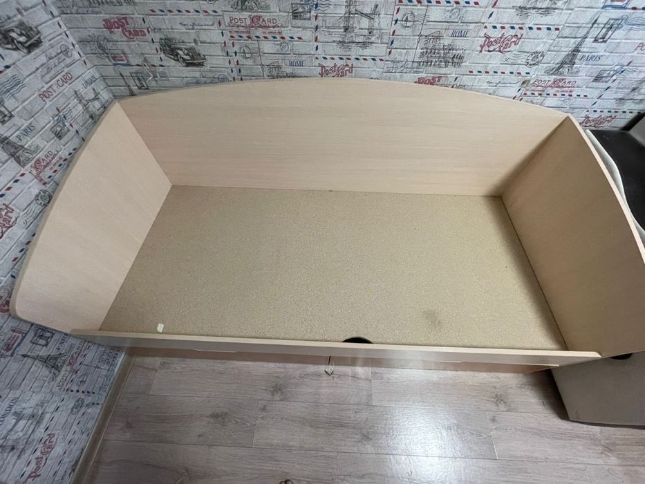 Кровать в отличном состояний