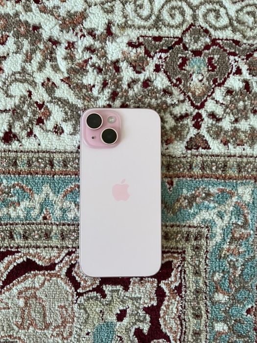 Продаю сотовый телефон айфон 15