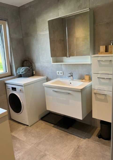 Дава се под наем Тристаен апартамент в Пловдив, Кършияка - 87 кв.м за 325 € - Снимка #2