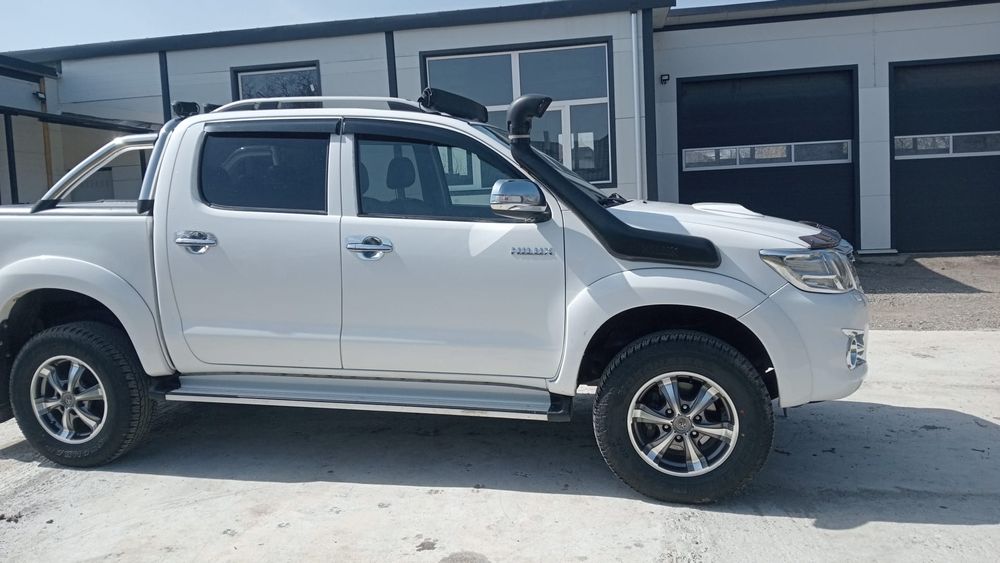 Toyota Hilux 3.0 automat 2015, recent înmatriculat, accept variante +- dif