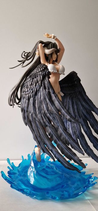 Аниме фигурка чёрные крылья