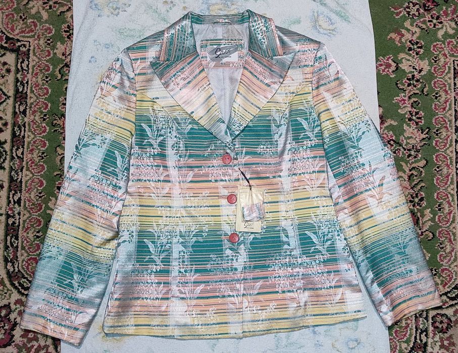 Изумительный женский пиджак - НОВЫЙ!