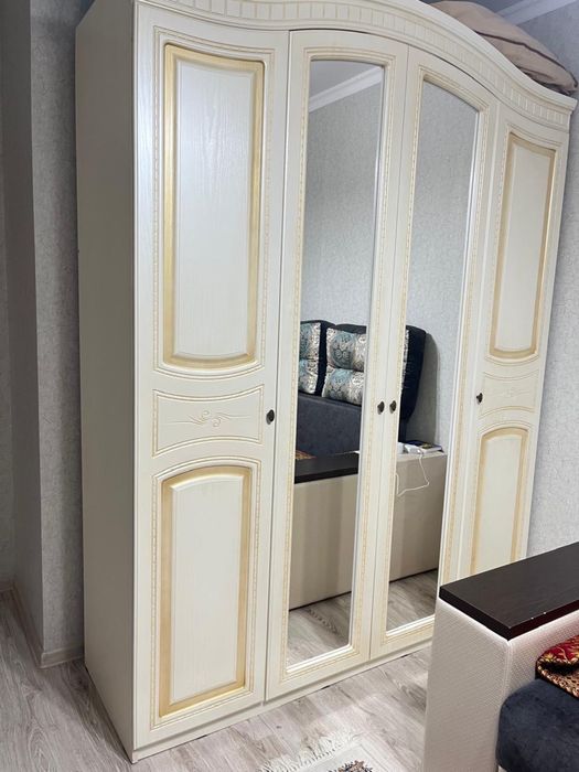 Продам спальный гарнитур