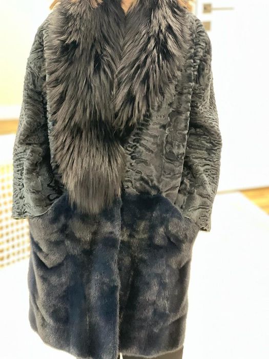 Продам шубу Yves Salomon