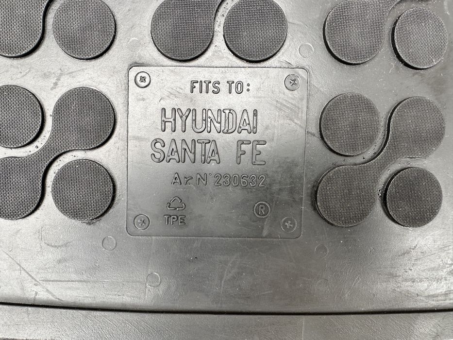 Гумена стелка за багажник на Хюндай Санта Фе III