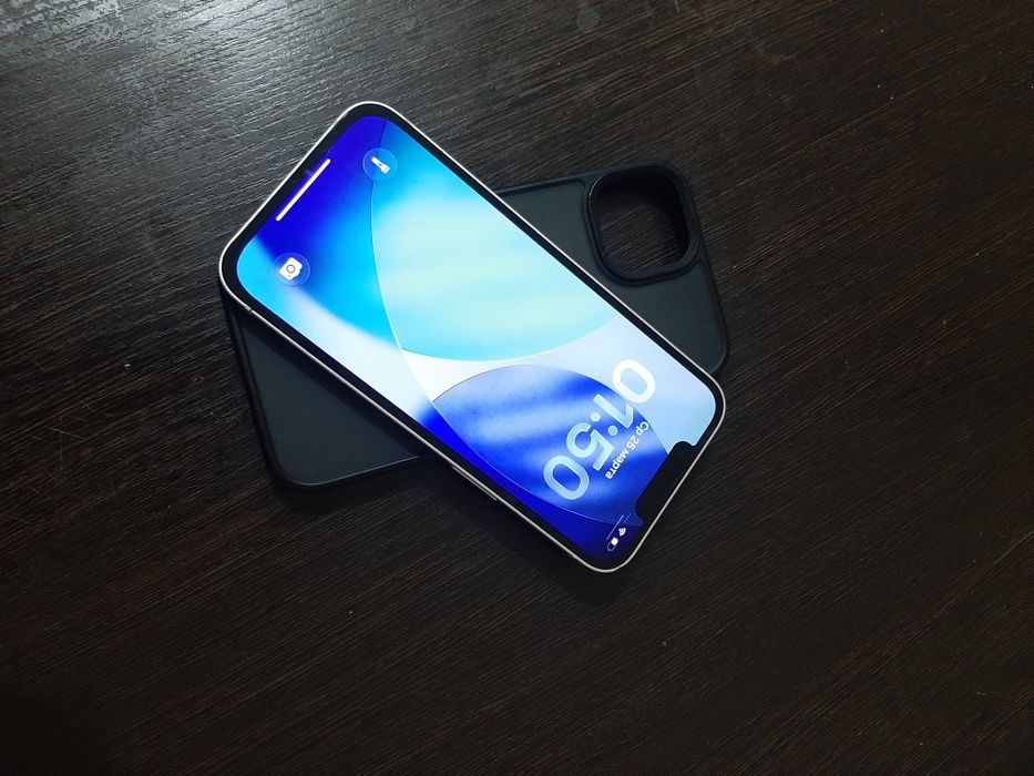 Айфон 13 128ГБ срочно продам