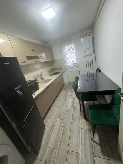 închiriez apartament cu 2 camere