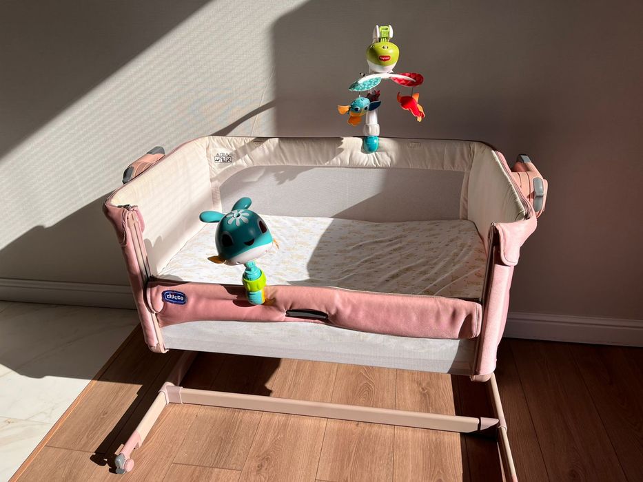 Продам игрушку подвеску tiny love