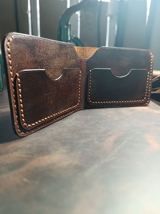 Кожаный портмоне.