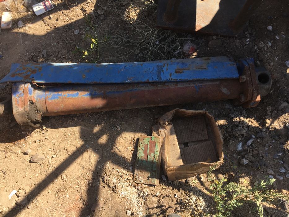 Гидроцилиндр от советского мусоровоза