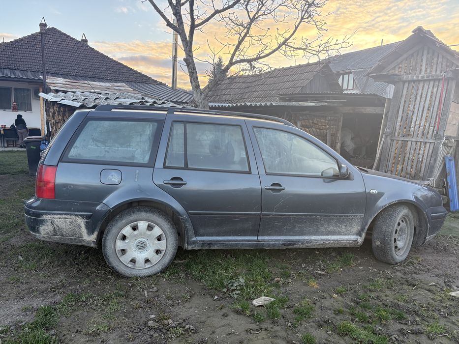 VW Golf 4 Variant 2.0 benzină – break, cârlig remorcare