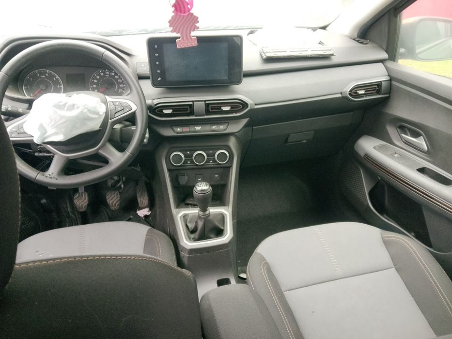 Dacia Jogger Avariat fab 2023 model Extreme Benz  TCE + GPL  29000 km