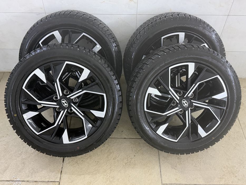 Продам комплект шины с дисками на Hyundai sonata