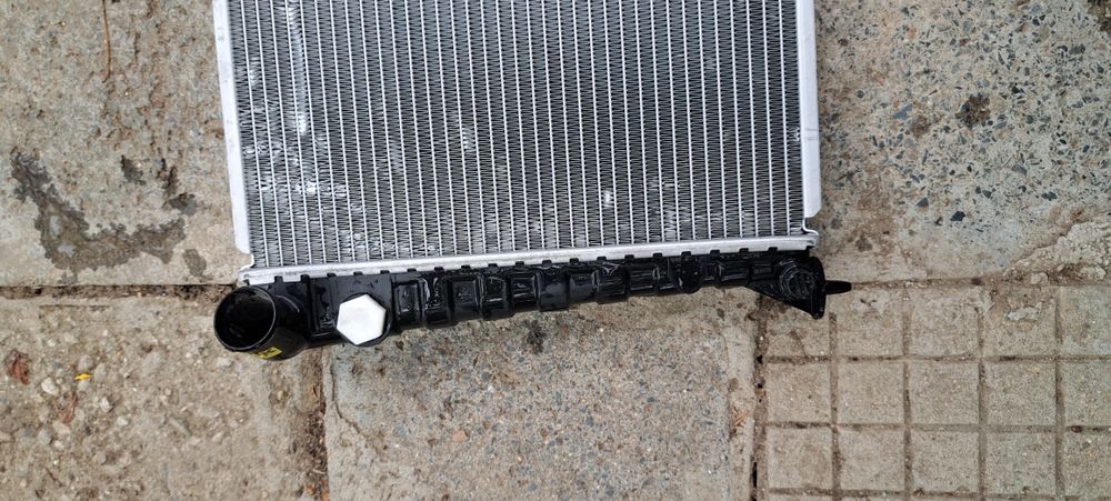 Не употребяван воден радиатор за пежо партнер и строен берлинго