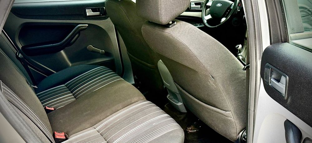 Ford Focus 1.8 TDCI HATCHBACK 
Nivel de Echipare “TITANIUM”
