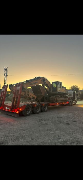 Гусеничный экскаватор