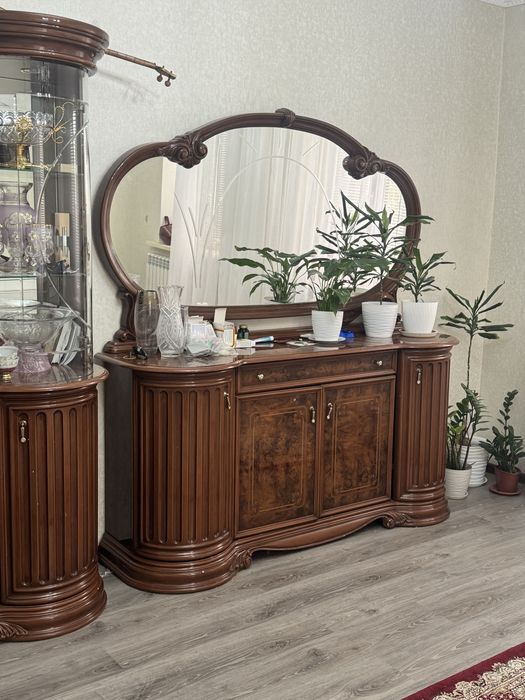 Срочно продаётся сервант
