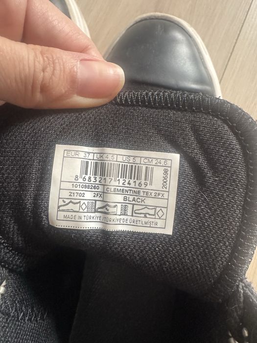 Кеды мальчикам и девочкам подойдет 36 р